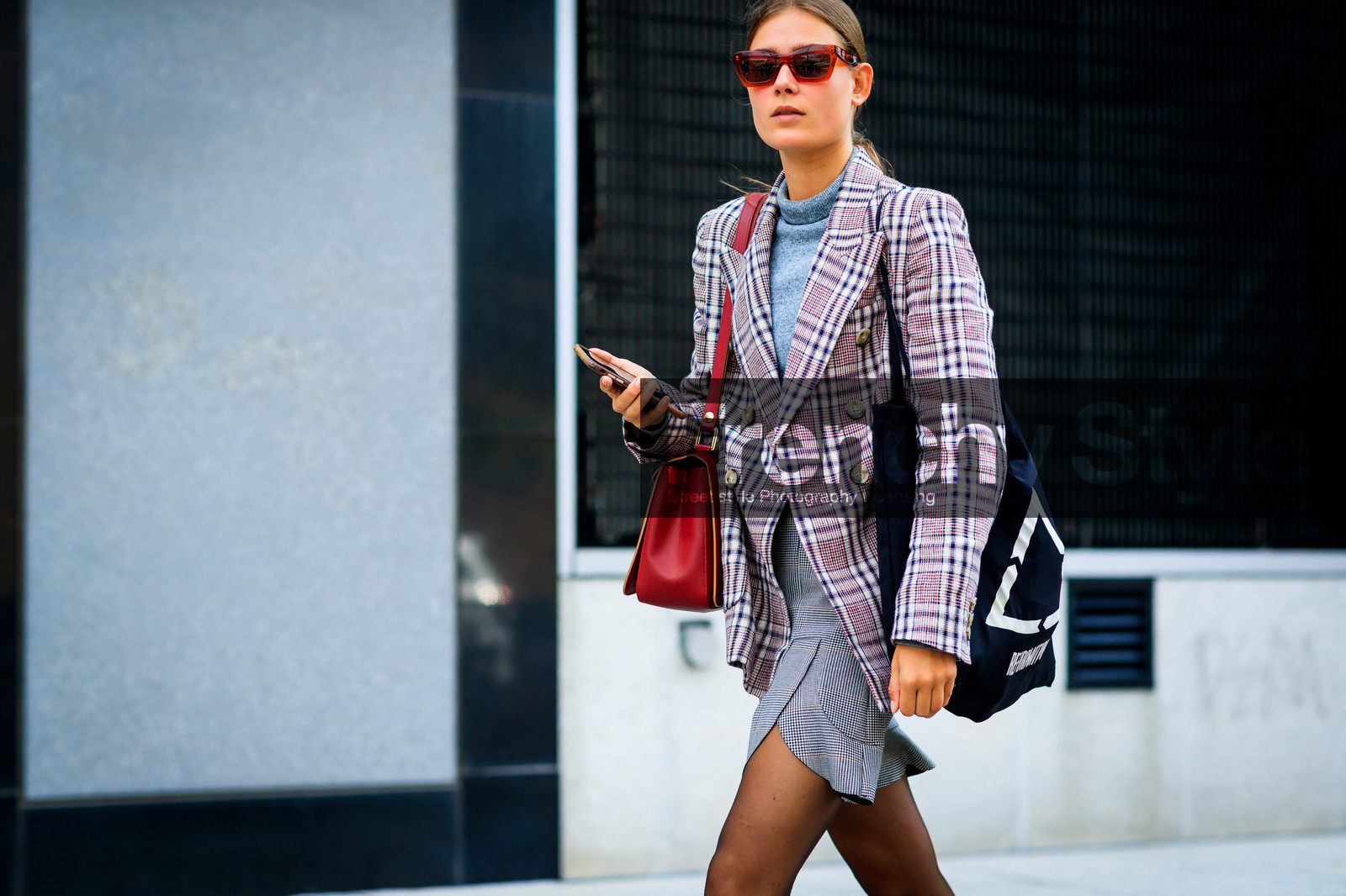 atmosphere details, blazer, checked jacket, checked skirt, detail, fashion week, frenchystyle, FW, graphic jacket, grey skirt, horizontal, jonathan paciullo, leather bag, longchamp, model, NEW YORK, NYFW, pink jacket, plaid, red bag, SPRING SUMMER 2018, SS 18, street style, sunglasses, tote bag, vera van erp