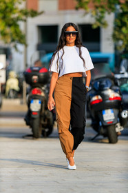 nausheen shah, white t-shirt, cropped top, beige pants, black pants, bicolor pants, futurist shape sunglasses, black sunglasses, safari pants, fashion week, frenchystyle, FW, jonathan paciullo, street style, MFW, MILAN, SPRING SUMMER 2020, SS 20