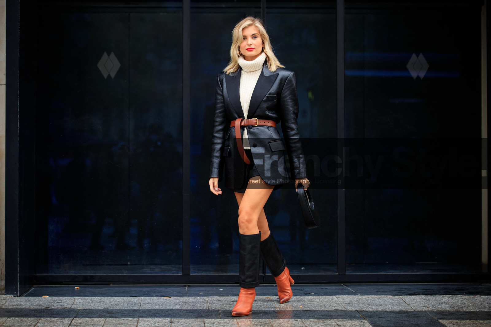 xenia adonts, black leather jacket, black leather boots, black leather bag, black leather shorts, brown leather belt, brown leather boots, belted jacket, white pullover, turtleneck pullover, coperni bag, round shape bag, high heels boots, PARIS, PFW, fashion week, frenchystyle, FW, jonathan paciullo, street style, SPRING SUMMER 2021, SS 21, horizontal, atmosphere details, full length