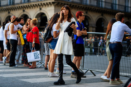 black bag, black shoes, high boots, leather bag, leather shoes, louis vuitton, white dress, fashion week, frenchystyle, FW, jonathan paciullo, street style, PFW, PARIS, atmosphere details, horizontal, full length, AUTUMN WINTER 2018-2019, FALL WINTER 2018-2019, FW 18-19