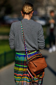 bun, camel bag, checked, graphic skirt, grey sweater, leather bag, loewe, multicolor skirt, plaid, printed skirt, PARIS, PFW, street style, jonathan paciullo, FW, frenchystyle, fashion week, AUTUMN WINTER 2019-2020, AW 19-20, FALL WINTER 2019-2020, FW 19-20, vertical, atmosphere details, detail