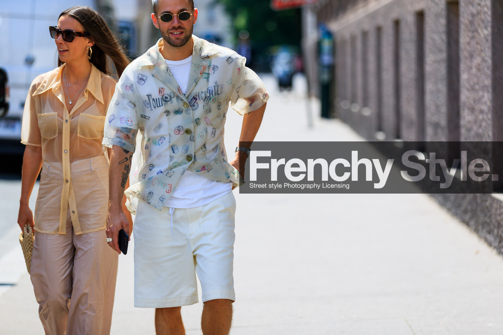 beige bag, beige pants, leather bag, printed shirt, see through, sunglasses, trousers, white shirt, white shorts, white t shirt, yellow shirt, fashion week, frenchystyle, FW, jonathan paciullo, street style, PFW, PARIS, atmosphere details, horizontal, detail, AUTUMN WINTER 2018-2019, FALL WINTER 2018-2019, FW 18-19, alice & j.s