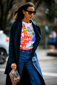 details, printed mini pouch, puffy blue jacket, navy blue long cardigan, black sunglasses, orange font printed white tshirt, fashion week, frenchystyle, FW, jonathan paciullo, street style, NYFW, NEW YORK, AUTUMN WINTER 2022-2023, FALL WINTER 2022_2023, FW 22-23, vertical, atmosphere details