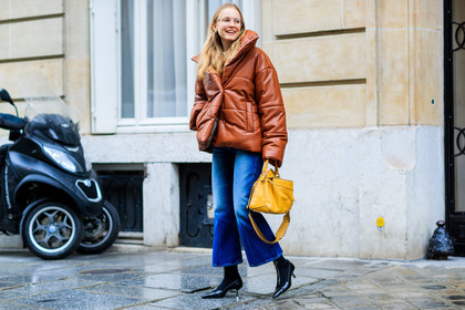 alexandra carl, atmosphere details, AUTUMN WINTER 2017-2018, AW 17-18, black boots, black shoes, blue denim, brown jacket, denim pants, down jacket, FALL WINTER 2017-2018, fashion week, frenchystyle, full length, FW, FW 17-18, high heels, horizontal, jeans, jonathan paciullo, leather bag, leather jacket, leather shoes, loewe, PARIS, PFW, street style, trousers, yellow bag