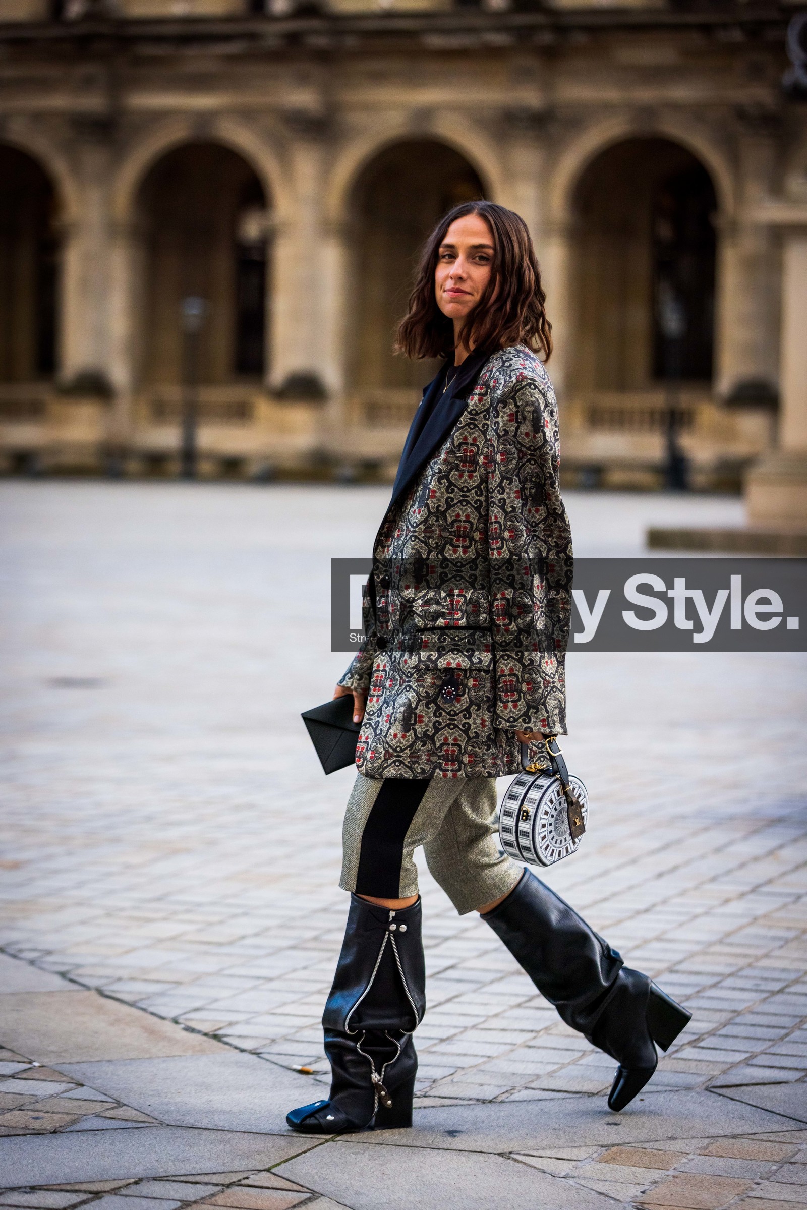 bag, bermuda, black boots, blazer, boots, Erika Boldrin, grey bermuda, grey blazer, high boots, leather boots, louis vuitton look, print, printed blazer, round bag, white bag, fashion week, frenchystyle, FW, jonathan paciullo, street style, PFW, PARIS, SPRING SUMMER 2022, SS 22, vertical, full length