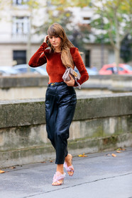 carlotta rubaltelli, red top, velvet top, valentino bag, light pink leather bag, black leather pants, black leather belt, dior belt, light pink slippers, ruffle slippers, high heels slippers, high heels sandals, satin sandals, satin slippers, PARIS, PFW, SPRING SUMMER 2020, SS 20, fashion week, frenchystyle, FW, jonathan paciullo, street style, vertical, full length