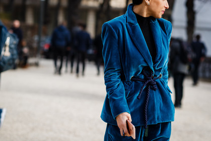 blazer, blue jacket, rope belt, velvet, fashion week, frenchystyle, FW, jonathan paciullo, street style, PFW, PARIS, SPRING SUMMER 2017, SS 17, HAUTE COUTURE, atmosphere details, detail, horizontal, deena aljuhani abdulaziz