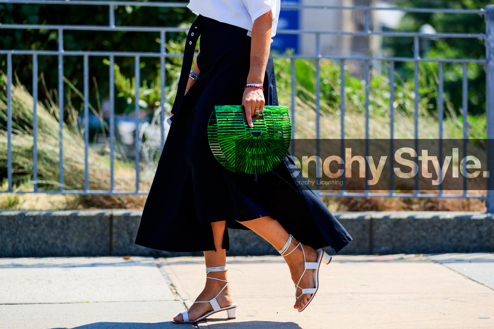 black skirt, bracelet, graphic bag, green bag, leather bag, leather shoes, rings, white shoes, fashion week, frenchystyle, FW, jonathan paciullo, street style, NYFW, NEW YORK, SPRING SUMMER 2019, SS 19, atmosphere details, horizontal, detail