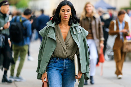 kaki shirt, kaki leather jacket, blue jeans, denim, PARIS, PFW, SPRING SUMMER 2020, SS 20, fashion week, frenchystyle, FW, jonathan paciullo, street style, horizontal, atmosphere details, detail