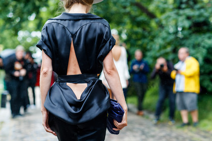 atmosphere details, AUTUMN WINTER 2016-2017, AW 16-17, back detail, black dress, detail, FALL WINTER 2016-2017, fashion week, frenchystyle, FW, FW 16-17, HAUTE COUTURE, horizontal, jonathan paciullo, MENSWEAR, open back, open work, PARIS, PFW, street style