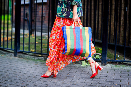atmosphere details, camo jacket, camouflage, detail, fashion week, floral, flowers, frenchystyle, FW, graphic bag, graphic dress, graphic jacket, green jacket, high heels, horizontal, jonathan paciullo, leather bag, leather shoes, LFW, LONDON, multicolor bag, olga karput, printed bag, printed dress, printed jacket, red dress, red shoes, SPRING SUMMER 2018, SS 18, street style, striped bag