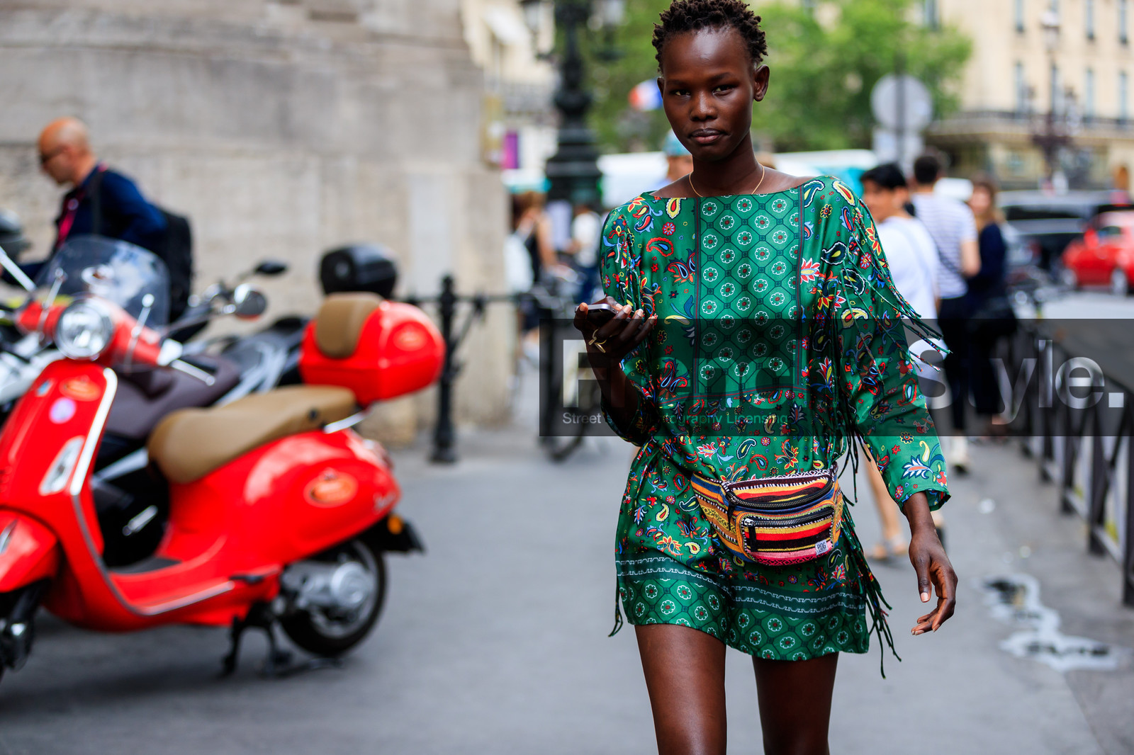 fanny pack, graphic bag, graphic dress, green dress, leather bag, multicolor bag, printed bag, printed dress, short hair, fashion week, frenchystyle, FW, jonathan paciullo, street style, PFW, PARIS, atmosphere details, horizontal, detail, model, AUTUMN WINTER 2018-2019, FALL WINTER 2018-2019, FW 18-19