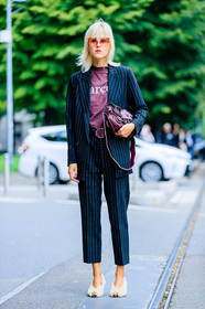 beige shoes, blazer, blue jacket, blue suit, bordeaux, burgundy, fashion week, frenchystyle, full length, fur shoes, FW, graphic bag, high heels, jonathan paciullo, leather bag, leather shoes, linda tol, MFW, MILAN, navy jacket, navy suit, printed jacket, printed pants, printed suit, printed t shirt, red bag, red belt, red t shirt, SPRING SUMMER 2017, SS 17, street style, striped jacket, striped pants, striped suit, sunglasses, trousers, vertical