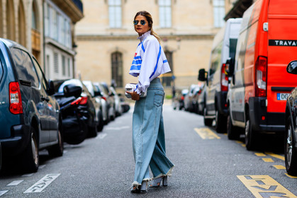 atmosphere details, AUTUMN WINTER 2016-2017, aviator sunglasses, AW 16-17, blue denim, chanel, denim pants, FALL WINTER 2016-2017, fashion week, frenchystyle, full length, FW, FW 16-17, grey sandals, gucci, HAUTE COUTURE, high heels, horizontal, jeans, jonathan paciullo, leather bag, leather shoes, MENSWEAR, mules, oversize, PARIS, PFW, pleats, printed top, silver bag, street style, sunglasses, thassia naves, trousers, white top, wide pants