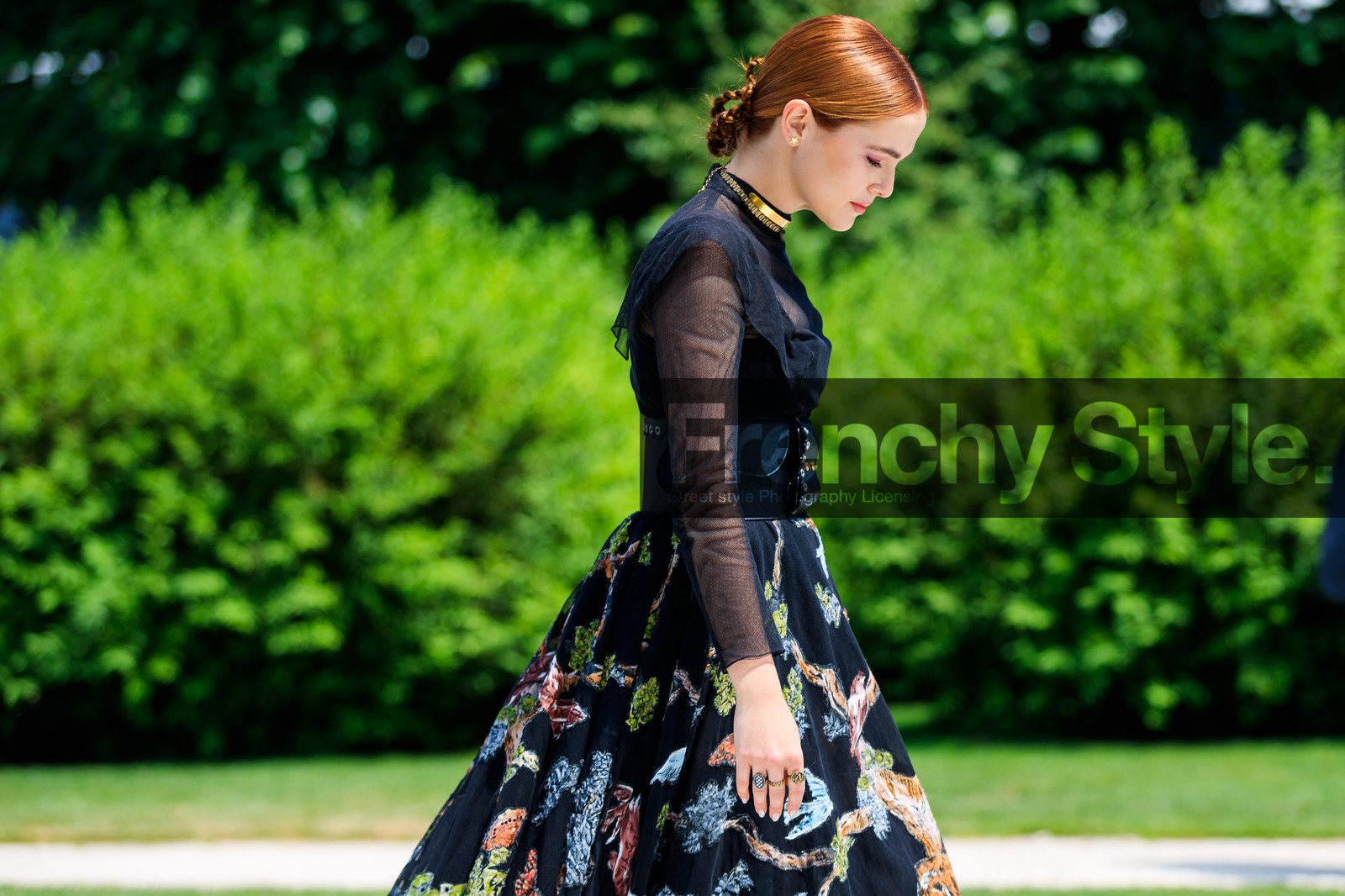 black belt, black shirt, choker, christian dior, graphic dress, graphic skirt, necklace, printed dress, printed skirt, fashion week, frenchystyle, FW, jonathan paciullo, street style, PFW, PARIS, horizontal, atmosphere details, detail, AUTUMN WINTER 2018-2019, FALL WINTER 2018-2019, FW 18-19
