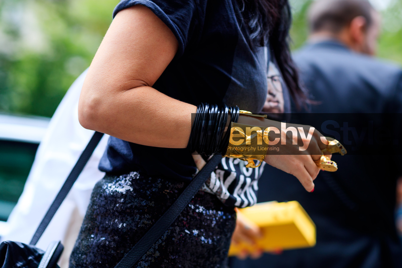 bracelet, glitter, gold, golden jewelry, rings, sequined, shiny, fashion week, frenchystyle, FW, jonathan paciullo, street style, PFW, PARIS, horizontal, atmosphere details, detail, AUTUMN WINTER 2018-2019, FALL WINTER 2018-2019, FW 18-19
