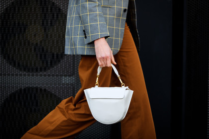 brown pants, checked, graphic jacket, grey jacket, leather bag, plaid, printed jacket, trousers, white bag, fashion week, frenchystyle, FW, jonathan paciullo, street style, MFW, MILAN, AUTUMN WINTER 2018-2019, FALL WINTER 2018-2019, FW 18-19, horizontal, atmosphere details