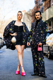 chiquito bag, jacquemus bag, printed suit, print couple, satin platforms, pink platforms, satin pumps, pearl bag, mini black dress, zipped dress, printed flower cape, pendant earrings, pearl earrings, black shoes, flower print pants, flower print blazer, black turtleneck, empo, young emperors, street style, jonathan paciullo, FW, frenchystyle, fashion week, NYFW, NEW YORK, AUTUMN WINTER 2022-2023, FALL WINTER 2022_2023, FW 22-23, vertical, full length