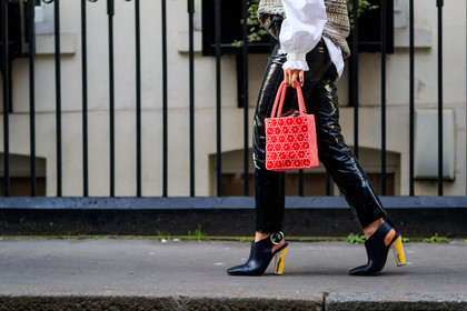 black pants, black shoes, brown sweater, embroidered bag, high heels, leather bag, leather pants, leather shoes, red bag, sleeveless, trousers, white shirt, fashion week, frenchystyle, FW, jonathan paciullo, street style, LFW, LONDON, AUTUMN WINTER 2018-2019, AW 18-19, FALL WINTER 2018-2019, FW 18-19, horizontal, atmosphere details, detail, irina lakicevic