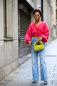 pink cardigan, light blue jeans, yellow leather bag, bottega veneta bag, plaited bag, hand bag, white sunglasses, butterfly sunglasses, golden earrings, golden necklace, big chain necklace, hoop earrings, denim, flare jeans, zebra printed shoes, bicolor shoes, animal printed pumps, bottega veneta shoes, PARIS, PFW, fashion week, frenchystyle, FW, jonathan paciullo, street style, SPRING SUMMER 2021, SS 21, vertical, full length
