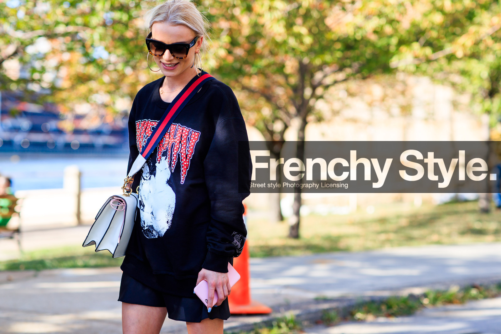 atmosphere details, black dress, black sweater, céline, detail, earrings, fashion week, frenchystyle, FW, geometric, graphic bag, gucci, horizontal, iphone, jonathan paciullo, leather bag, NEW YORK, NYFW, SPRING SUMMER 2017, SS 17, street style, striped bag, sunglasses, white bag, woman