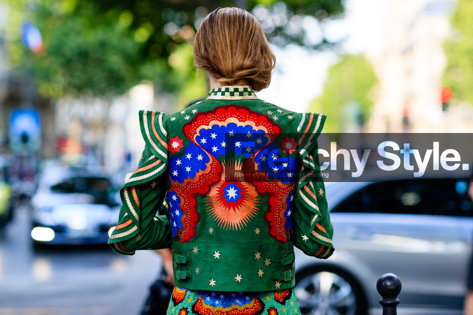 atmosphere details, AUTUMN WINTER 2016-2017, AW 16-17, back detail, blue, detail, drawings, embroidered dress, embroideries, FALL WINTER 2016-2017, fashion week, frenchystyle, FW, FW 16-17, glitter, graphic jacket, green, green dress, green jacket, HAUTE COUTURE, horizontal, jonathan paciullo, leather jacket, leather perfecto, MENSWEAR, multicolor, multicolor jacket, orange, PARIS, PFW, printed dress, printed jacket, red, sequined dress, sofia sanchez de betak, stars, street style, stripes, valentino, yellow