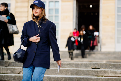 black bag, blazer, blue denim, blue jacket, cap, denim pants, jeans, leather bag, navy jacket, patagonia, trousers, fashion week, frenchystyle, FW, jonathan paciullo, street style, PFW, PARIS, SPRING SUMMER 2017, SS 17, HAUTE COUTURE, atmosphere details, detail, horizontal, miroslava duma, mira duma