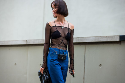 Julia Hobbs, clutch, mini bag, denim, heeled sandals, handbag, jeans, top, nensi dojaka, necklace, fashion week, frenchystyle, FW, jonathan paciullo, street style, SPRING SUMMER 2022, SS 22, LFW, LONDON, horizontal, atmosphere details, detail