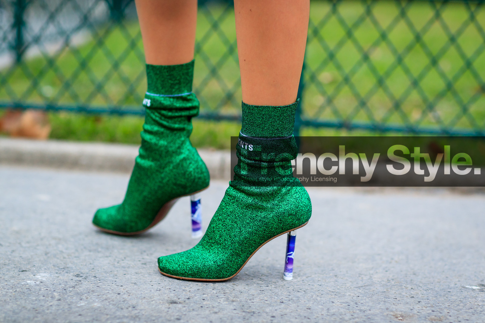 green shoes, high heels, leather shoes, shiny boots, vêtements, fashion week, frenchystyle, FW, jonathan paciullo, street style, PFW, PARIS, SPRING SUMMER 2017, SS 17, HAUTE COUTURE, atmosphere details, detail, horizontal