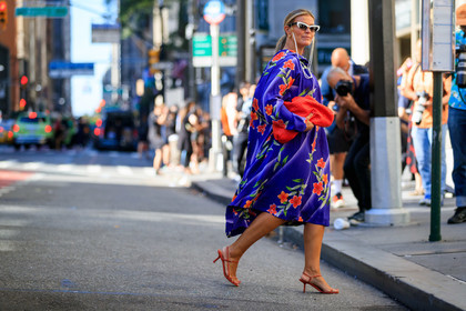 balenciaga, black belt, bottega veneta, floral, flowers, graphic dress, janka polliani, leather bag, leather shoes, printed dress, purple dress, red bag, red shoes, sunglasses, the row, fashion week, frenchystyle, FW, jonathan paciullo, street style, NEW YORK, NYFW, SPRING SUMMER 2020, SS 20, horizontal, atmosphere details, full length