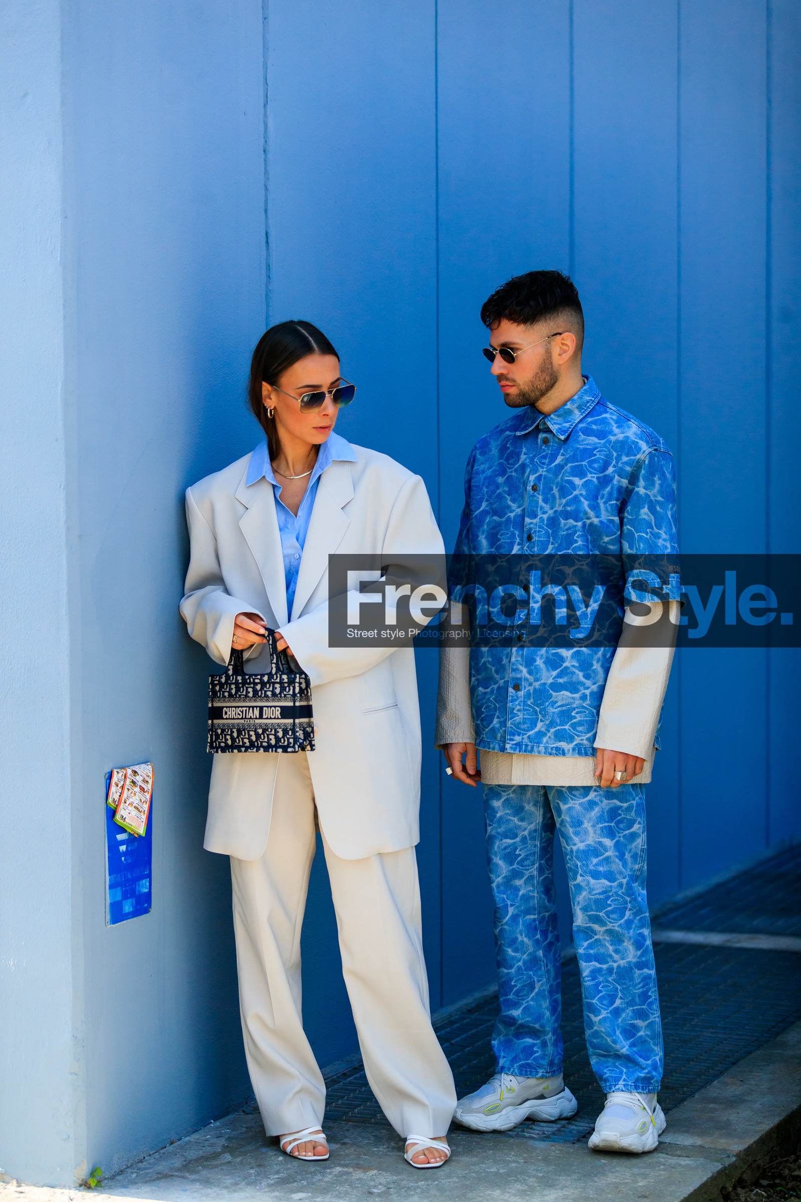 alice & j.s, alice barbier, JS roques, white jacket, white pants, blue shirt, blue pants, tie and dye shirt, tie and dye pants, denim shirt, blue jeans, short sleeves shirt, dior bag, hand bag, monogrammed bag, navy blue bag, oversize jacket, oversize pants, white leather sneakers, white sneakers, fashion week, frenchystyle, FW, jonathan paciullo, street style, MFW, MILAN, AUTUMN WINTER 2020-2021, FALL WINTER 2020-2021, FW 20-21, vertical, full length