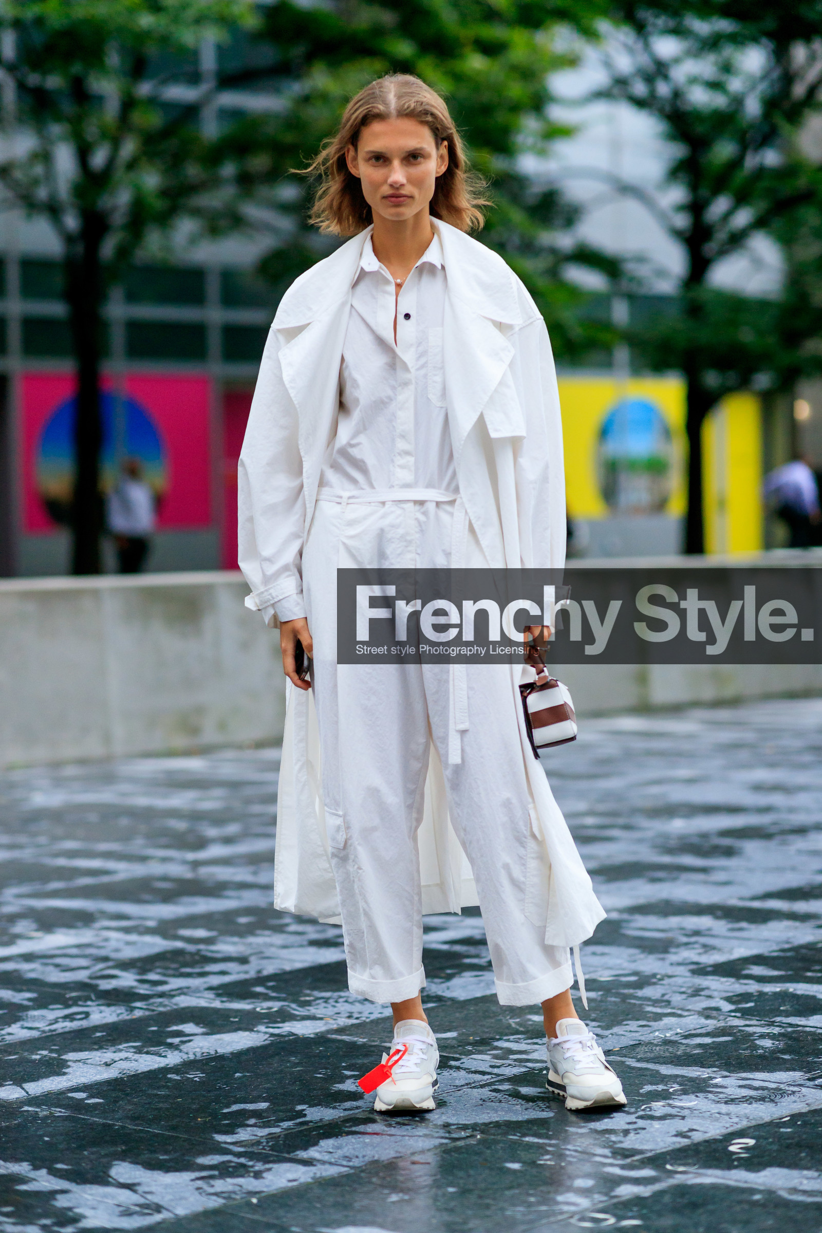 brown bag, giedre dukauskaite, Giedrė Dukauskaitė, graphic bag, leather bag, leather shoes, mini bag, model, off white, printed bag, striped bag, tone on tone, total look white, trench coat, trousers, white coat, white jumpsuit, white shoes, fashion week, frenchystyle, FW, jonathan paciullo, street style, NEW YORK, NYFW, SPRING SUMMER 2020, SS 20, vertical, full length