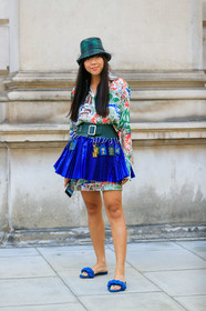 susie lau, checked hat, tulle details, greeen hat, animal print dress, animal print shirt, chopova lowena skirt, pleated skirt, blue skirt, belted shirt, green leather belt, blue sandals, plaited sandals, flat sandals, open toe shoes, fashion week, frenchystyle, FW, jonathan paciullo, street style, vertical, full length