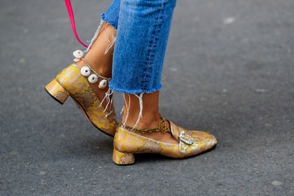 blue denim, bracelet, brocard, denim pants, golden shoes, jeans, leather shoes, trousers, PFW, fashion week, frenchystyle, FW, jonathan paciullo, street style, PARIS, horizontal, atmosphere details, detail, AUTUMN WINTER 2018-2019, FALL WINTER 2018-2019, FW 18-19