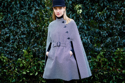 black and white, black hat, cape, christian dior, graphic coat, graphic dress, houndstooth motif, houndstooth pattern, printed coat, printed dress, fashion week, frenchystyle, FW, jonathan paciullo, street style, PFW, PARIS, SPRING SUMMER 2017, SS 17, HAUTE COUTURE, atmosphere details, detail, horizontal, natalia vodianova