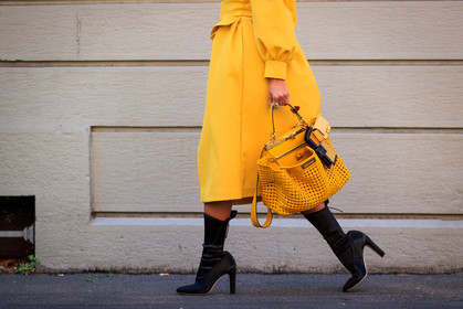 yellow dress, yellow jacket, jacket dress, long dress, belted dress, belted jacket, long sleeves dress, dress shirt, yellow bag, yellow leather bag, fendi bag, openwork bag, peekaboo bag, multi bag, hand bag, black boots, high boots, high heels boots, fendi boots, shoes detail, bag detail, fendi look, fendi dress, nina suess, fashion week, frenchystyle, FW, jonathan paciullo, street style, MFW, MILAN, SPRING SUMMER 2021, SS 21, horizontal, atmosphere details, detail
