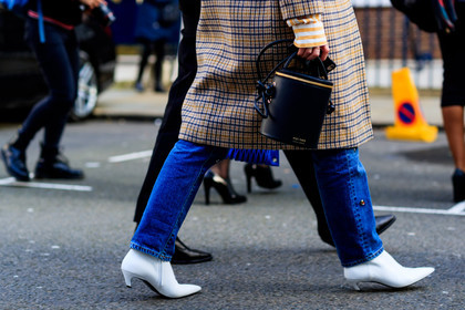 black bag, blue denim, brown coat, checked, denim pants, graphic jacket, high heels, houndstooth pattern, jeans, leather bag, leather shoes, plaid, printed jacket, trousers, white boots, fashion week, frenchystyle, FW, jonathan paciullo, street style, LFW, LONDON, AUTUMN WINTER 2018-2019, AW 18-19, FALL WINTER 2018-2019, FW 18-19, horizontal, atmosphere details, detail