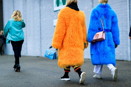 atmosphere details, AUTUMN WINTER 2017-2018, AW 17-18, back detail, black pants, black shoes, black sneakers, blue bag, blue coat, blue fur coat, detail, FALL WINTER 2017-2018, fashion week, frenchystyle, Fur coat, FW, FW 17-18, graphic pants, horizontal, jeanette madsen, jonathan paciullo, jw anderson, leather bag, leather shoes, MFW, MILAN, orange coat, orange fur, pink bag, printed pants, street style, trousers, vans, white pants, white sneakers