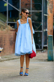 jenny walton, celine sunglasses, light blue dress, sleeveless dress, loose dress, red bag, fur bag, strassed sandals, blue sandals, dangling earrings, white earrings, plastic earrings, pearl earrings, fashion week, frenchystyle, FW, jonathan paciullo, street style, vertical, full length