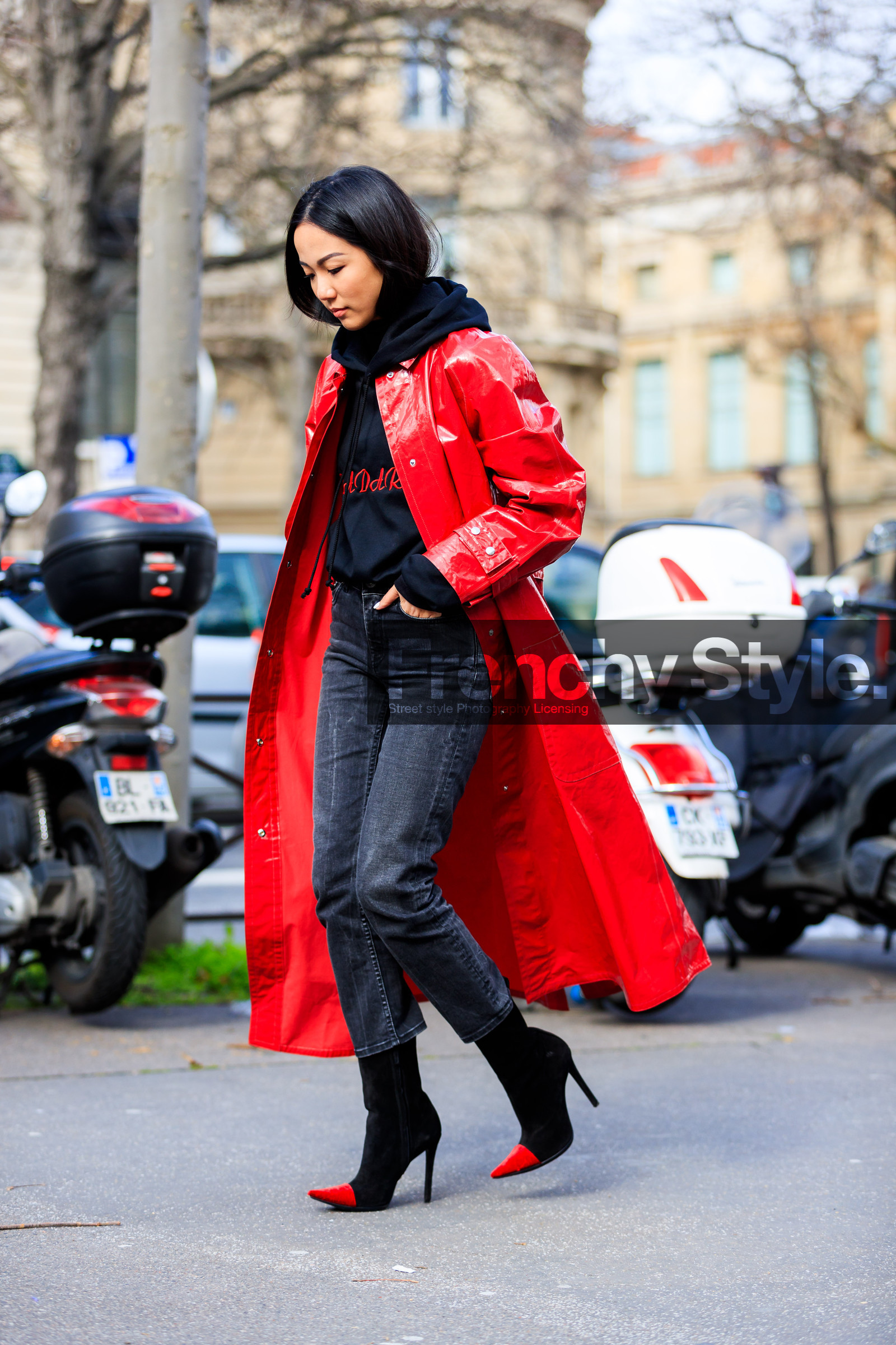 AUTUMN WINTER 2017-2018, AW 17-18, black denim, black shoes, black sweater, denim pants, FALL WINTER 2017-2018, fashion week, frenchystyle, full length, FW, FW 17-18, high heels, hoodie, jeans, jonathan paciullo, leather coat, leather shoes, PARIS, PFW, red coat, street style, trousers, vertical, vinyl, yoyo cao