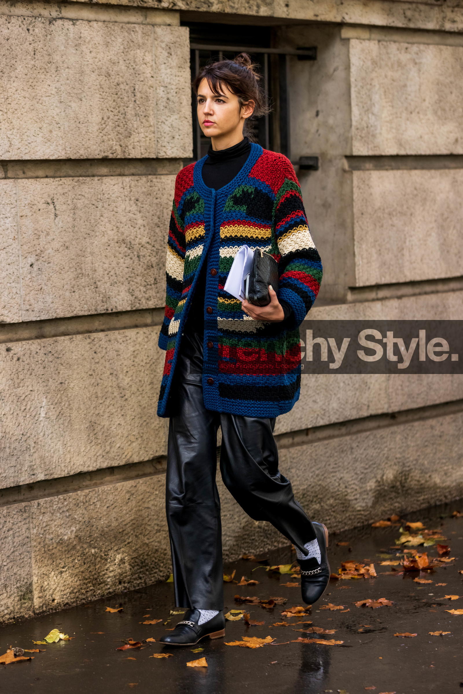 black loafers, black mocassins, black pants, black turleneck, cardigan, leather pants, loafers, mocassins, navy cardigan, pants, red cardigan, turtleneck, wool cardigan, lacoste, fashion week, frenchystyle, FW, jonathan paciullo, street style, PFW, PARIS, SPRING SUMMER 2022, SS 22, vertical, full length