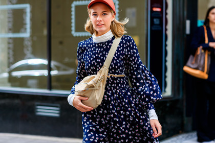 beige bag, blue dress, fanny pack, floral, flowers, graphic dress, leather bag, printed dress, red cap, fashion week, frenchystyle, FW, jonathan paciullo, street style, LFW, LONDON, SPRING SUMMER 2019, SS 19, atmosphere details, horizontal, detail