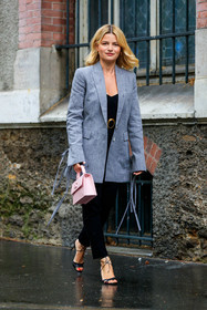grey jacket, off white jacket, light pink bag, light pink leather bag, hand bag, off white bag, leather bag, black pants, black jeans, tight jeans, black leather sandals, multi straps sandals, sabina socol, fashion week, frenchystyle, FW, jonathan paciullo, street style, PFW, PARIS, AUTUMN WINTER 2021-2022, FALL WINTER 2021-2022, FW 21-22, vertical, full length