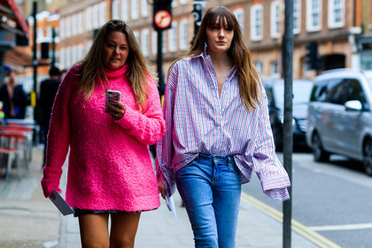 atmosphere details, blue denim, blue shirt, denim pants, detail, fashion week, frenchystyle, FW, geometric, graphic shirt, horizontal, jeans, jonathan paciullo, LFW, LONDON, pink sweater, printed shirt, SPRING SUMMER 2018, SS 18, street style, striped shirt, trousers, tucked in