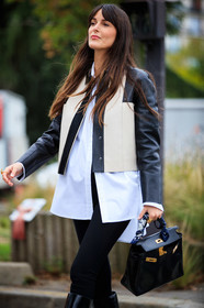 leia sfez, white leather jacket, black leather bag, black leather boots, black legging, light blue shirt, bicolor jacket, button jacket, hermes bag, birkin hermes bag, bandana, navy blue bandana, hand bag, fashion week, frenchystyle, FW, jonathan paciullo, street style, PFW, PARIS, SPRING SUMMER 2021, SS 21, vertical, atmosphere details, detail