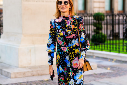 danse lente, floral, flowers, graphic dress, leather bag, multicolor dress, printed dress, sunglasses, fashion week, frenchystyle, FW, jonathan paciullo, street style, LFW, LONDON, SPRING SUMMER 2019, SS 19, atmosphere details, horizontal, detail