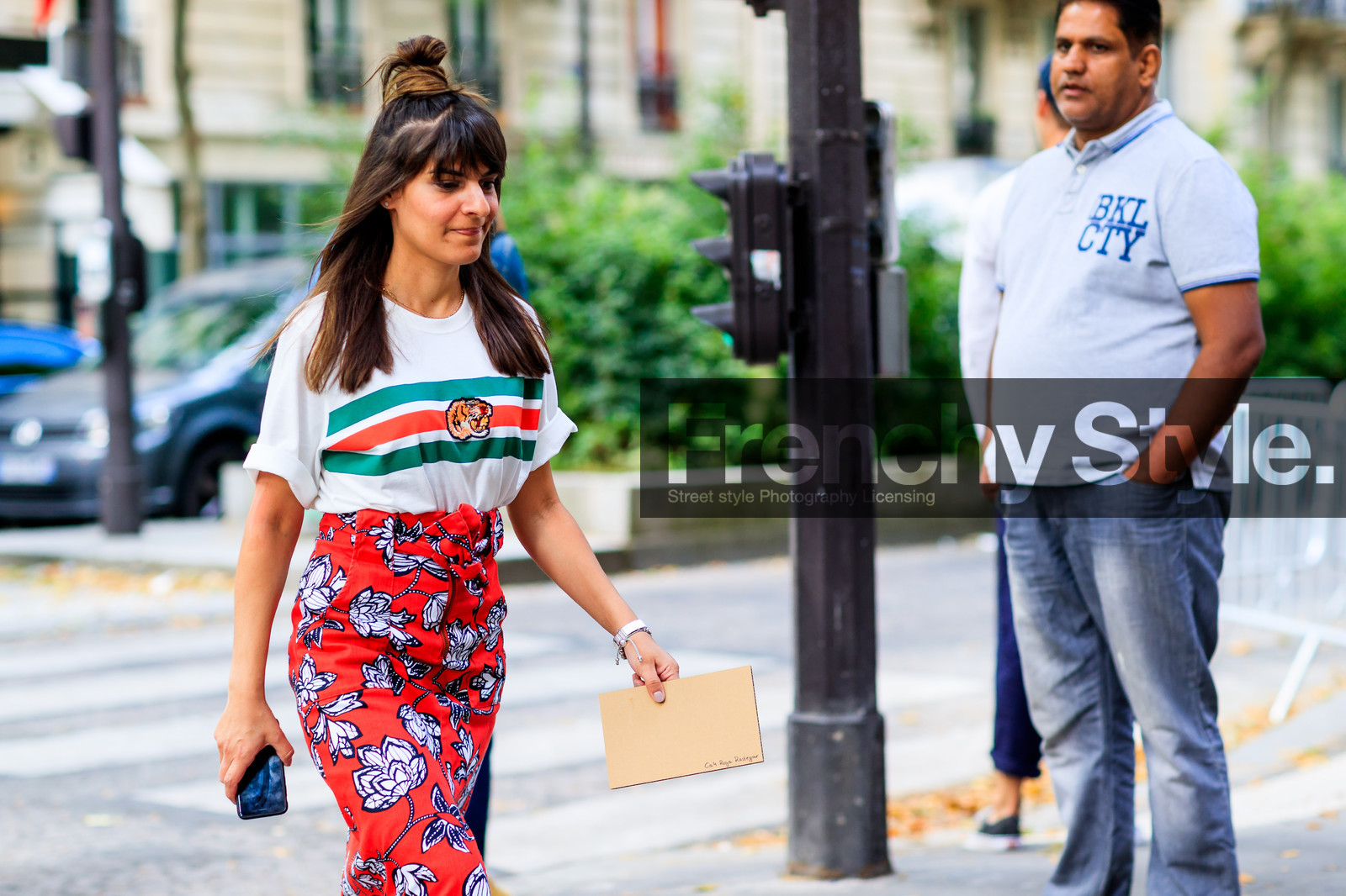 atmosphere details, detail, fashion week, floral, flowers, frenchystyle, FW, graphic t shirt, gucci, high waist, horizontal, jonathan paciullo, MENSWEAR, PARIS, PFW, printed skirt, printed t shirt, red skirt, SPRING SUMMER 2018, SS 18, street style, trousers, white t shirt